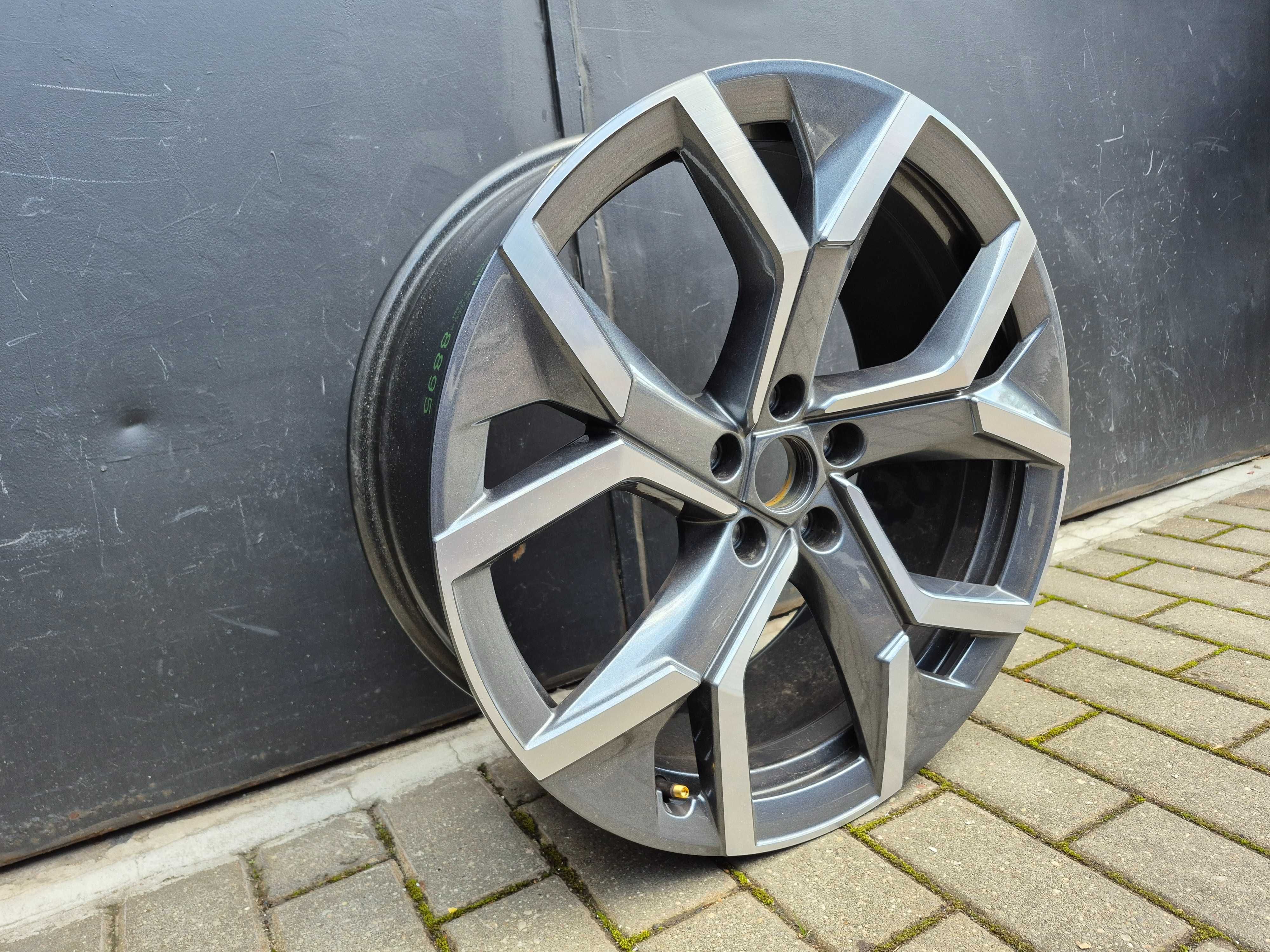 Skoda Kodiaq 16- Felga aluminiowa 8.0" x 20" 5x112 ET 41 oryginalna