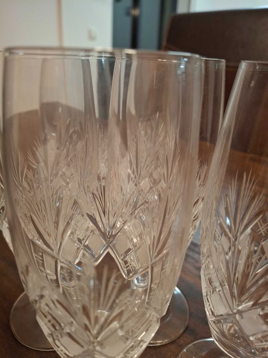 Boêmia. Taças de champanhe