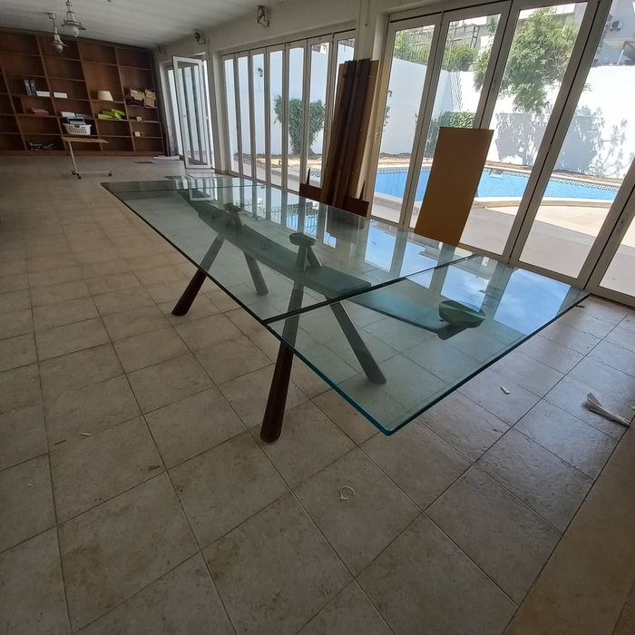 Mesa de vidro estilo italiano extensível