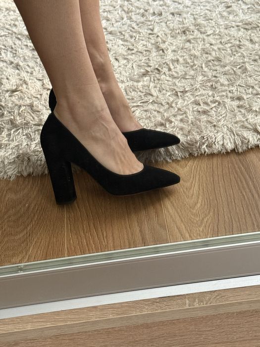 Туфлі на каблуку на шпильці човники лодочки