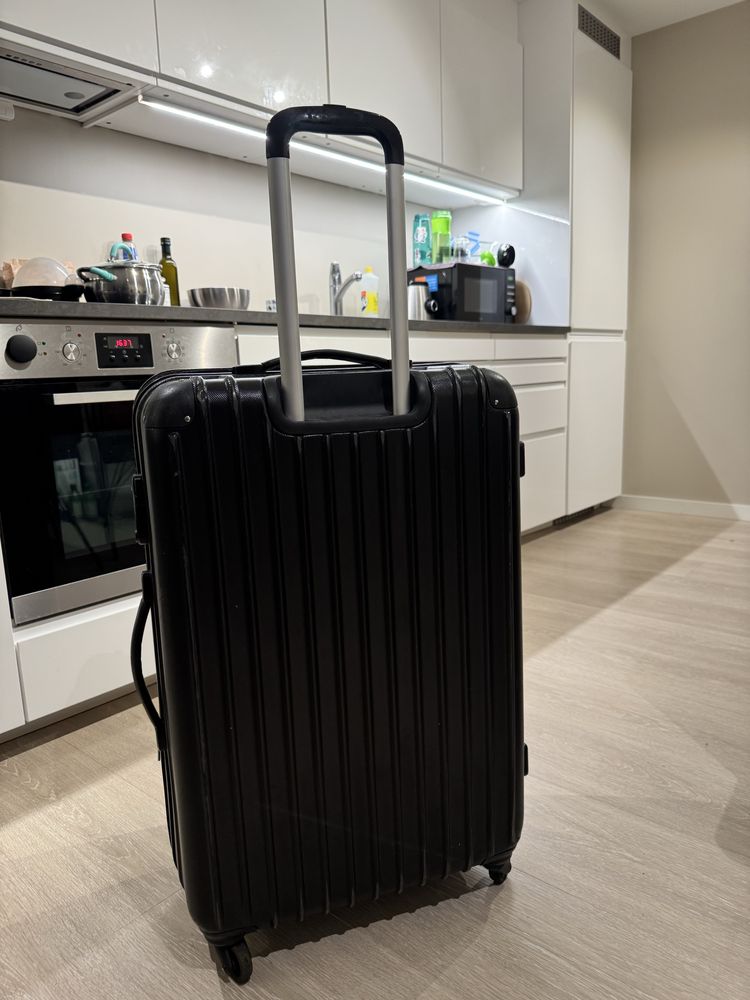 Валіза  дорожня фірма  Travelhouse розмір  XL