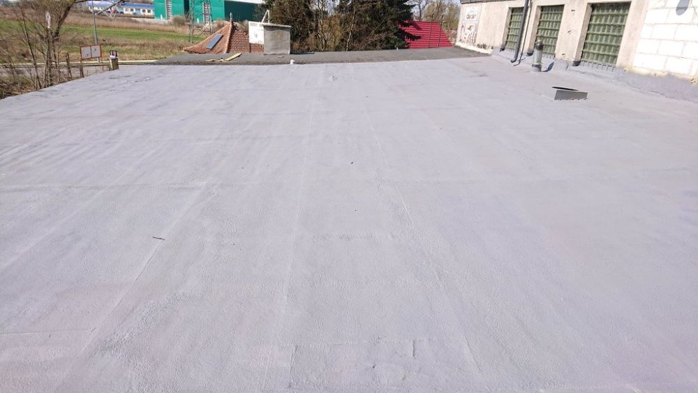 Ocieplanie piana PUR, izolacja pianką poddasza, wdmuchiwanie celulozy