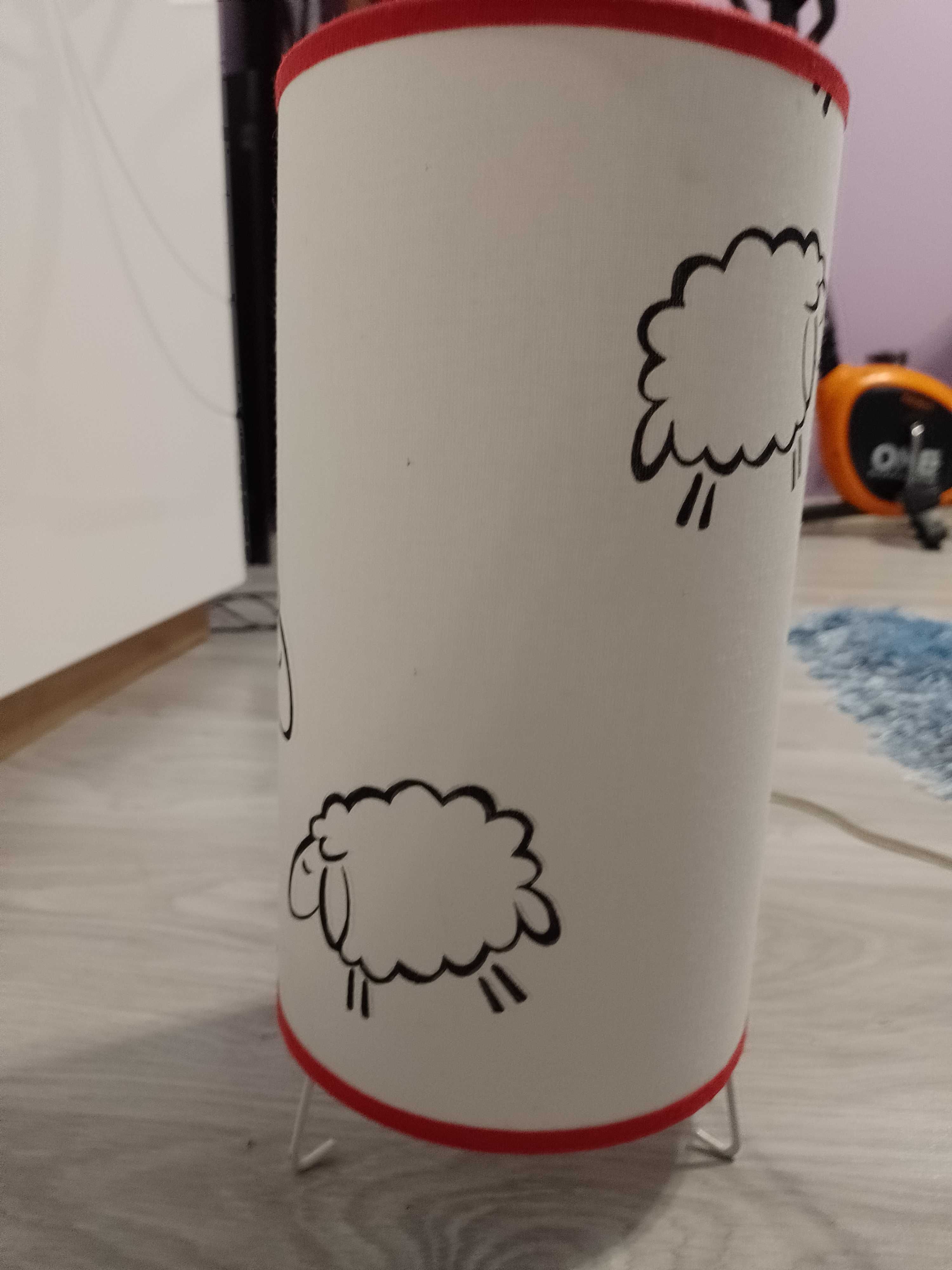 lampka nocna z owieczkami do pokoju dziecięcego