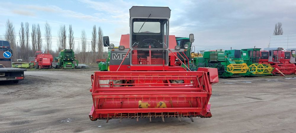 Зернозбиральний комбайн Massey ferguson 330 2.7m