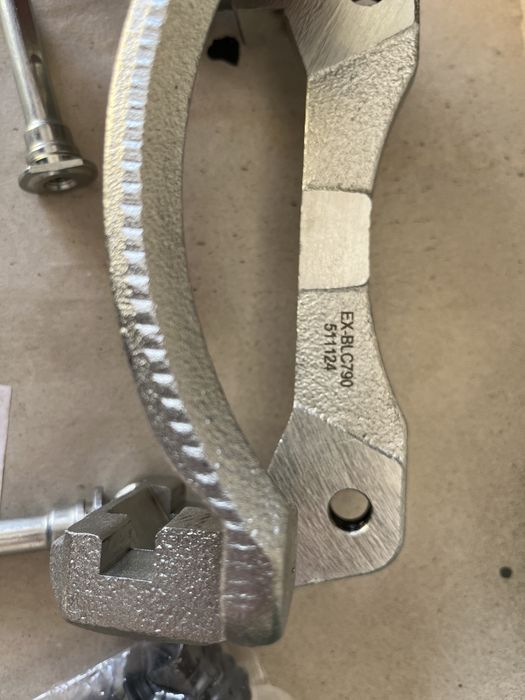 Скоба переднього супорта Лачетті з направляючими EuroEx - EX-BLC790