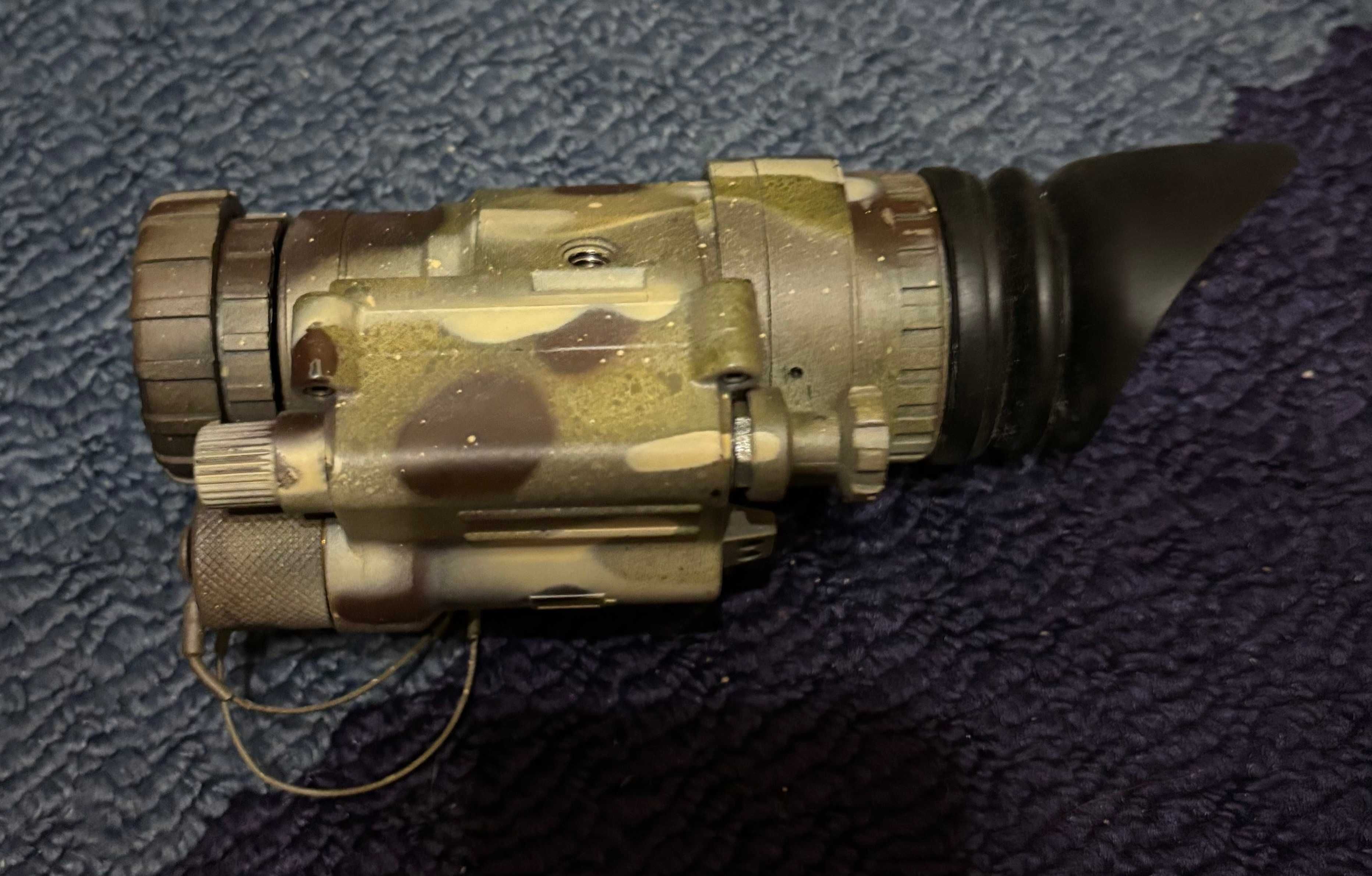 AN/PVS-14 - Зелений фосфор Прилад нічного бачення з освітлювачем