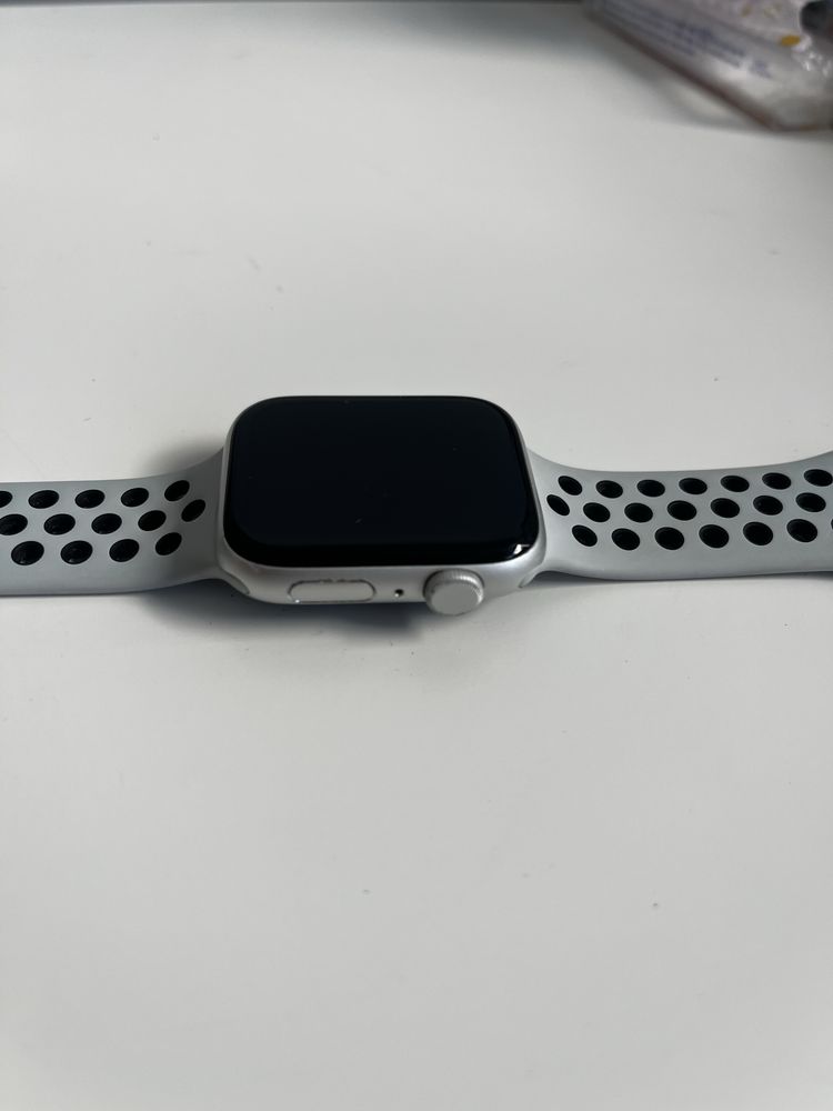 Apple Watch SE - 44mm (para peças)