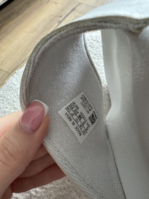Шльопанці оригінальні Adidas, розмір 37/38