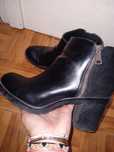 Botas pretas pull and bear