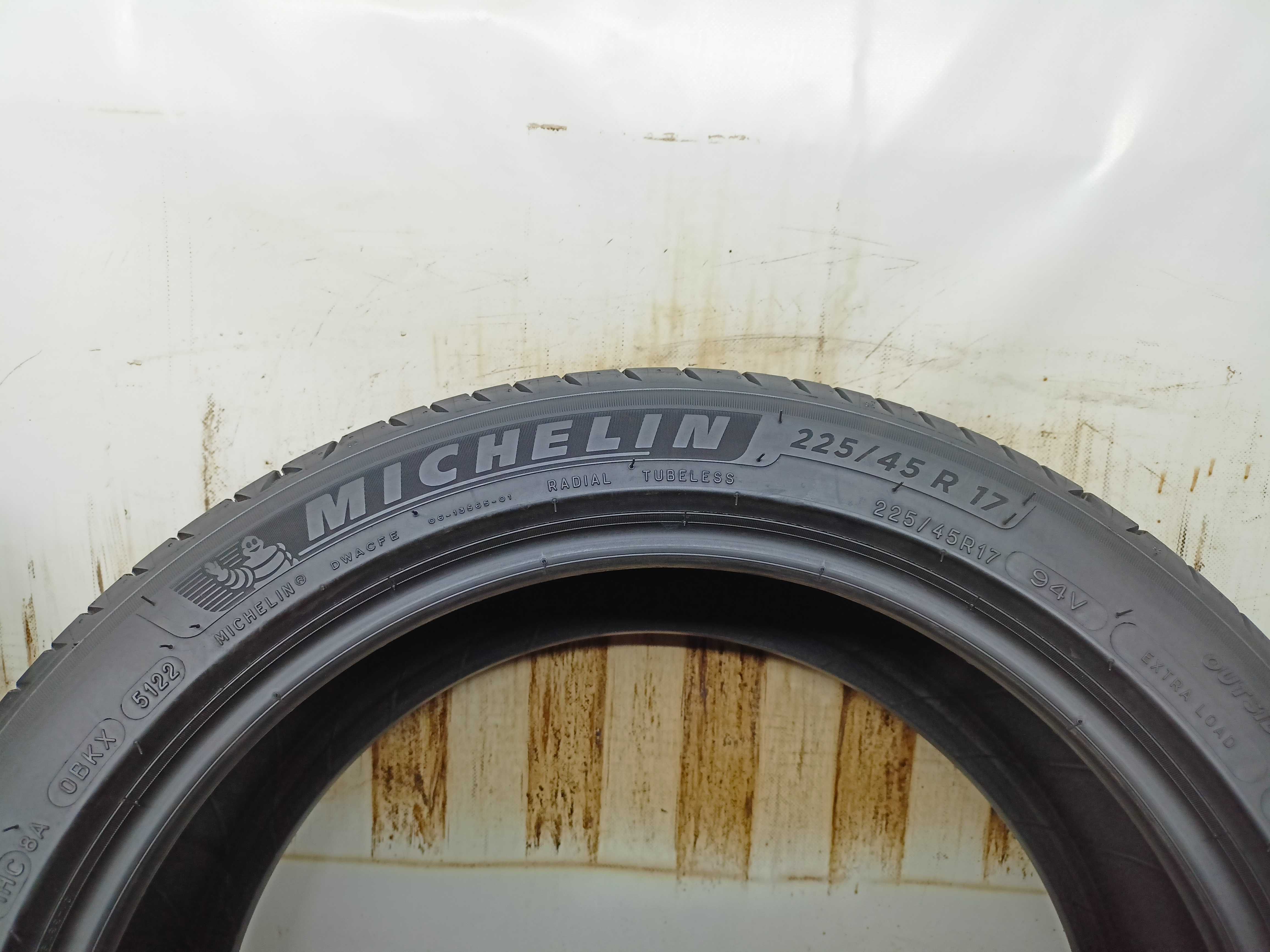 Michelin Primacy 4  225/45/17 22-23r. 94V 2x6,9mm (3113)