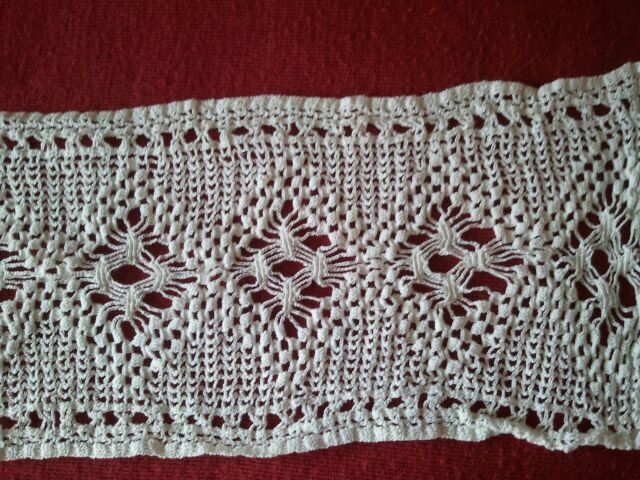 Вставка для наволочки –кружево ручной работы, из белой хлопковой нити