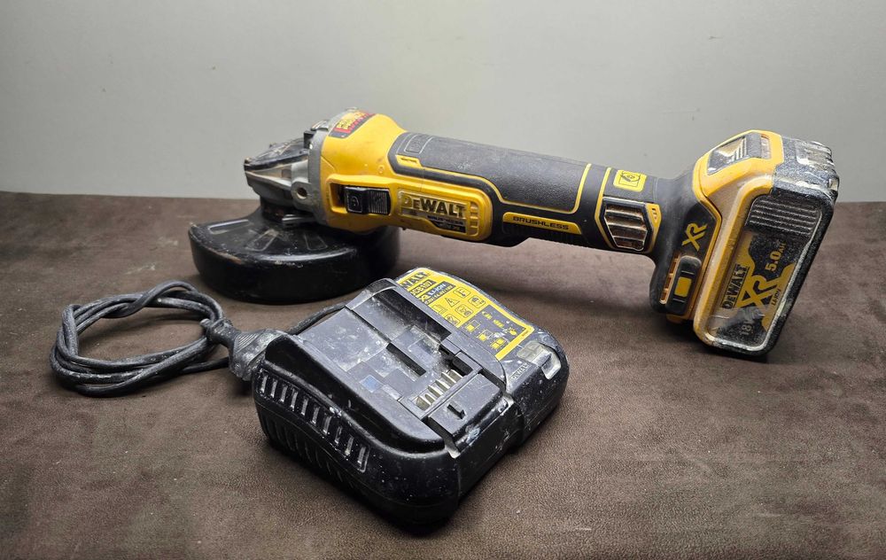 Szlifierka kątowa DeWalt DCG405