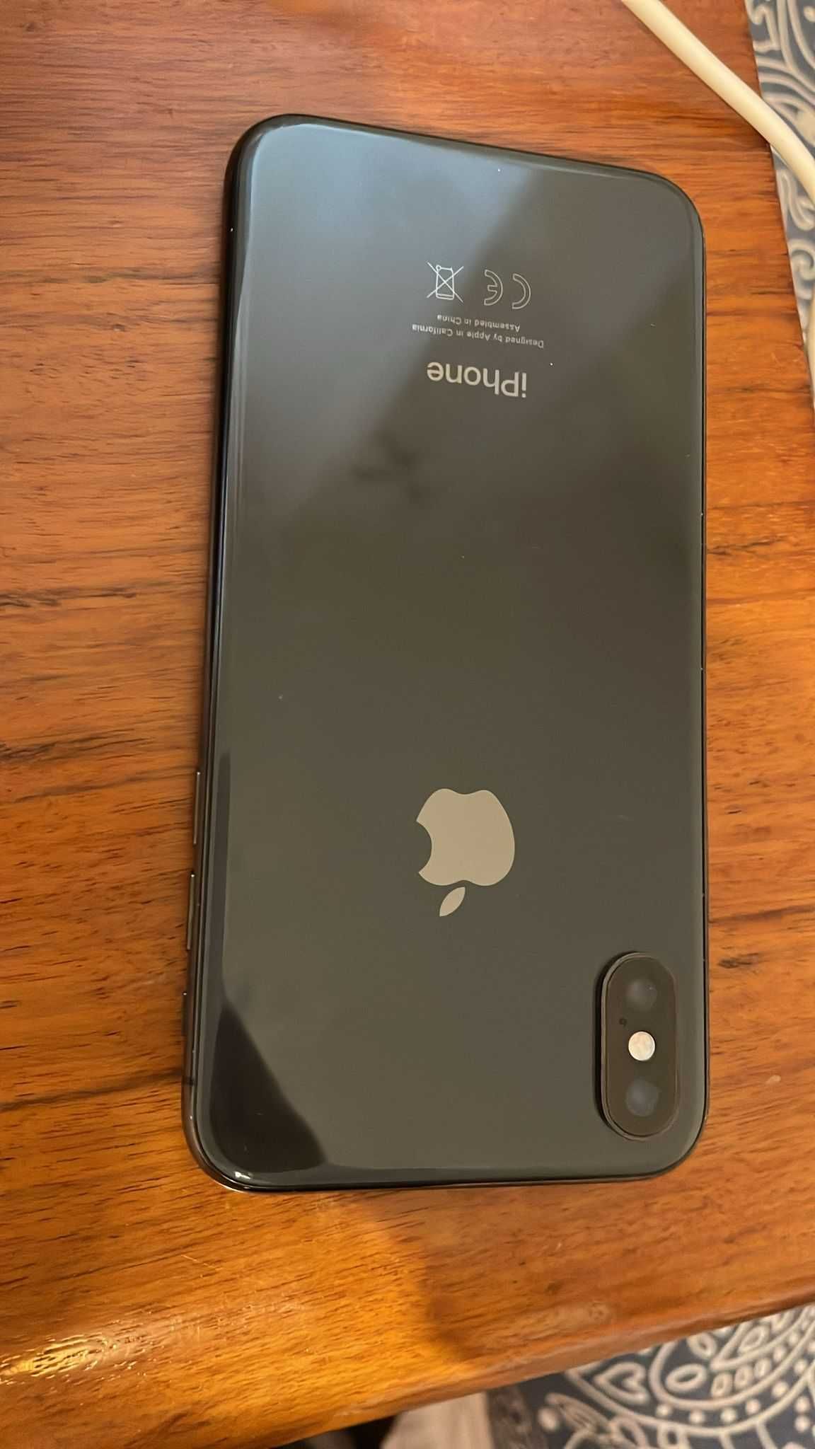 Pack: Computador Portátil, Desktop, Mocassins, Jogo PS4 e iPhone X