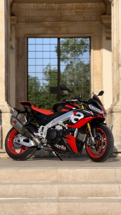 Aprilia Tuono V4 Factory 2021