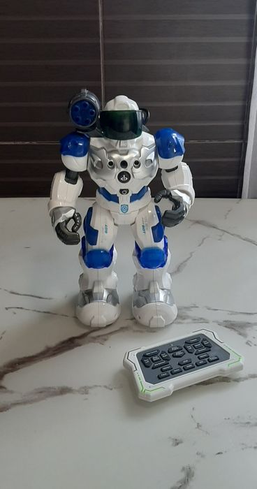 Игрушка-робот интерактивная на инфракрасном управлении