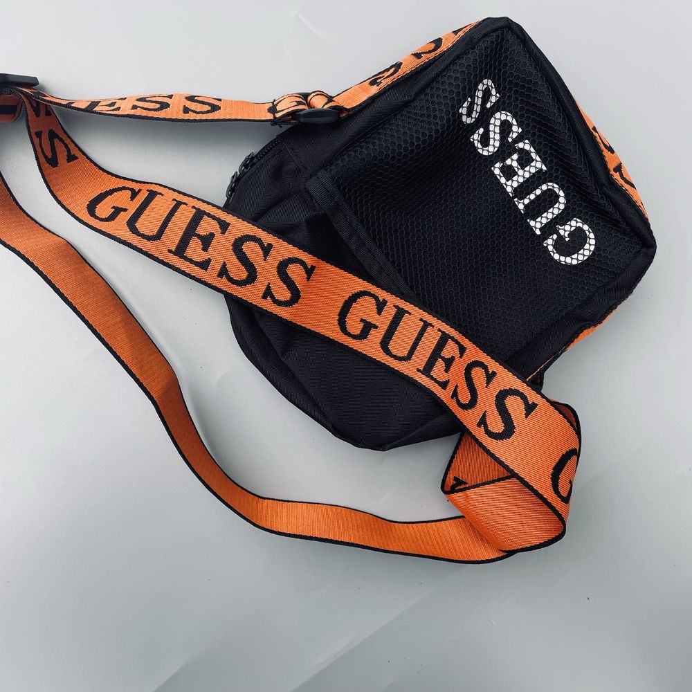 Сумка мессенджер guess