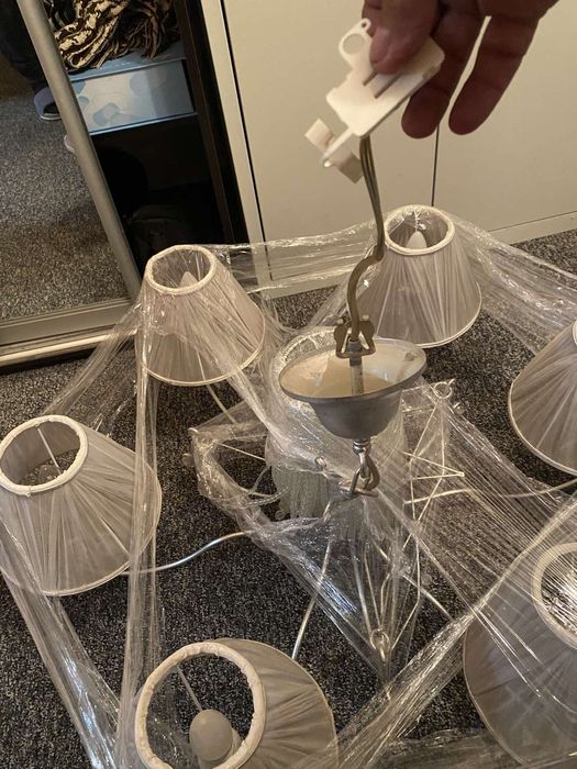 Продам красивую люстру