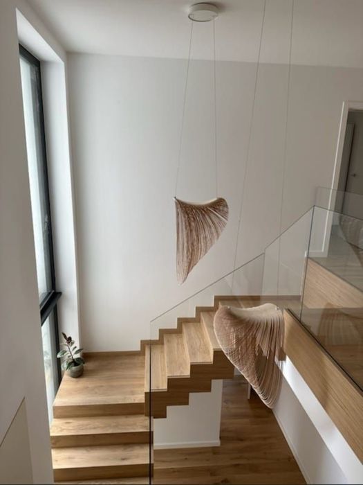 Schody drewniane dywanowe