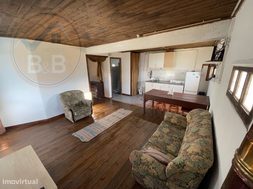 Quintinha com Alpendre Restaurado e Terreno de 5.383m² - Arco de Ba...