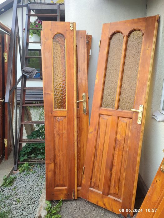 Двері міжкімнатні, дерево, з арцабами