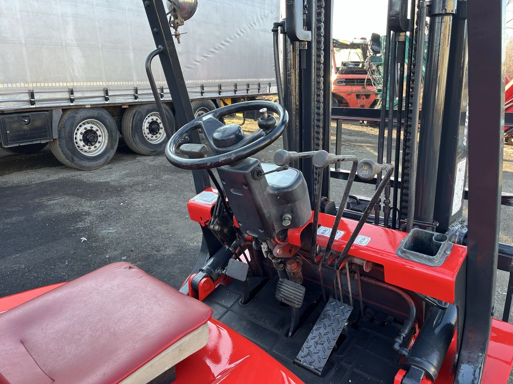 Вилочний навантажувач Nissan 3.5t         Linde Toyota