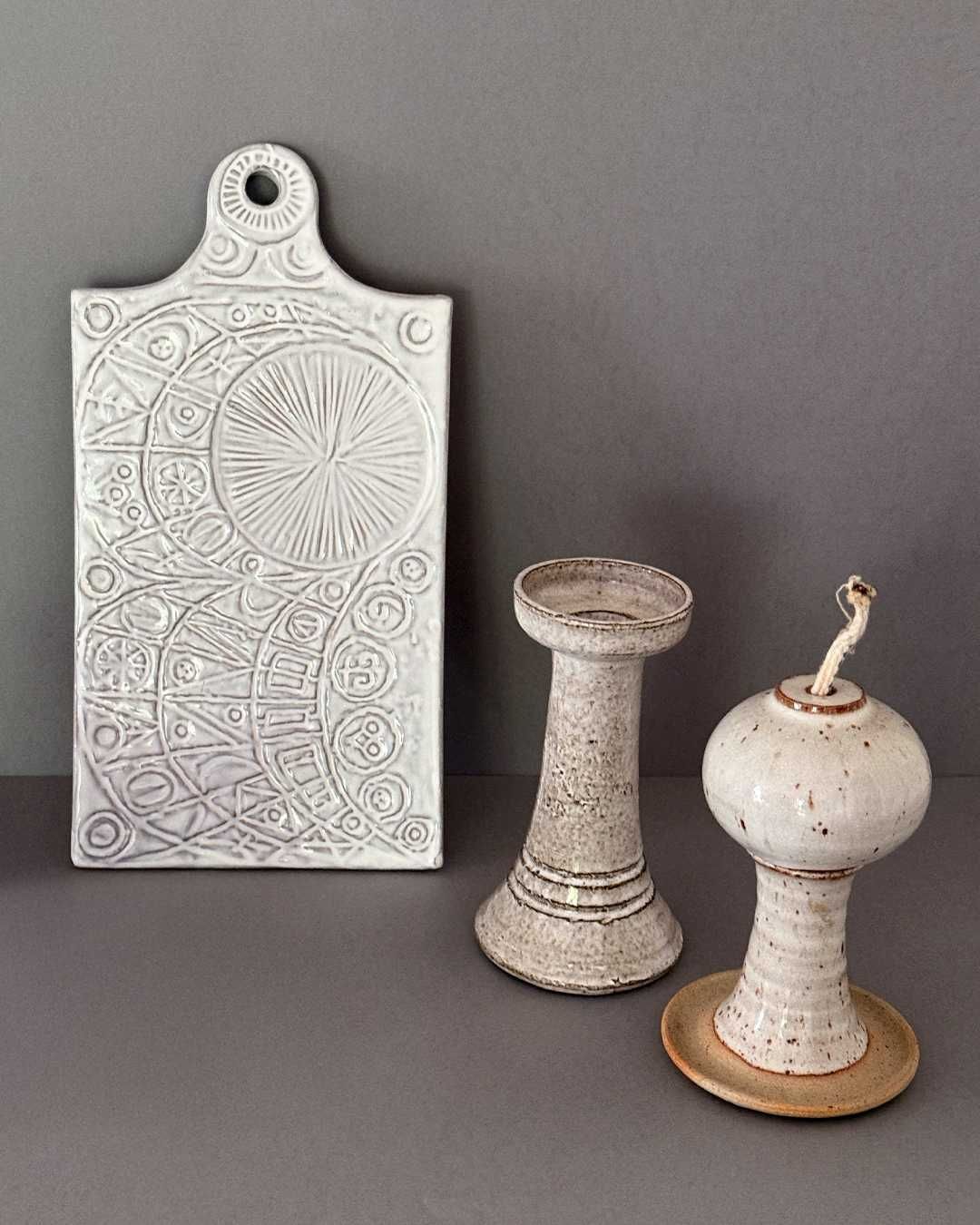 Ceramiczna taca deska z dekoracyjnym reliefem Dania Szara taca