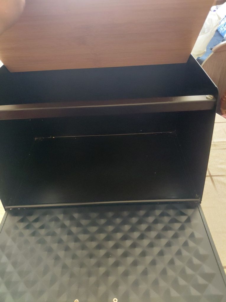 Chlebownik pojemny unikat czytaj opis stan idealny plus gratis