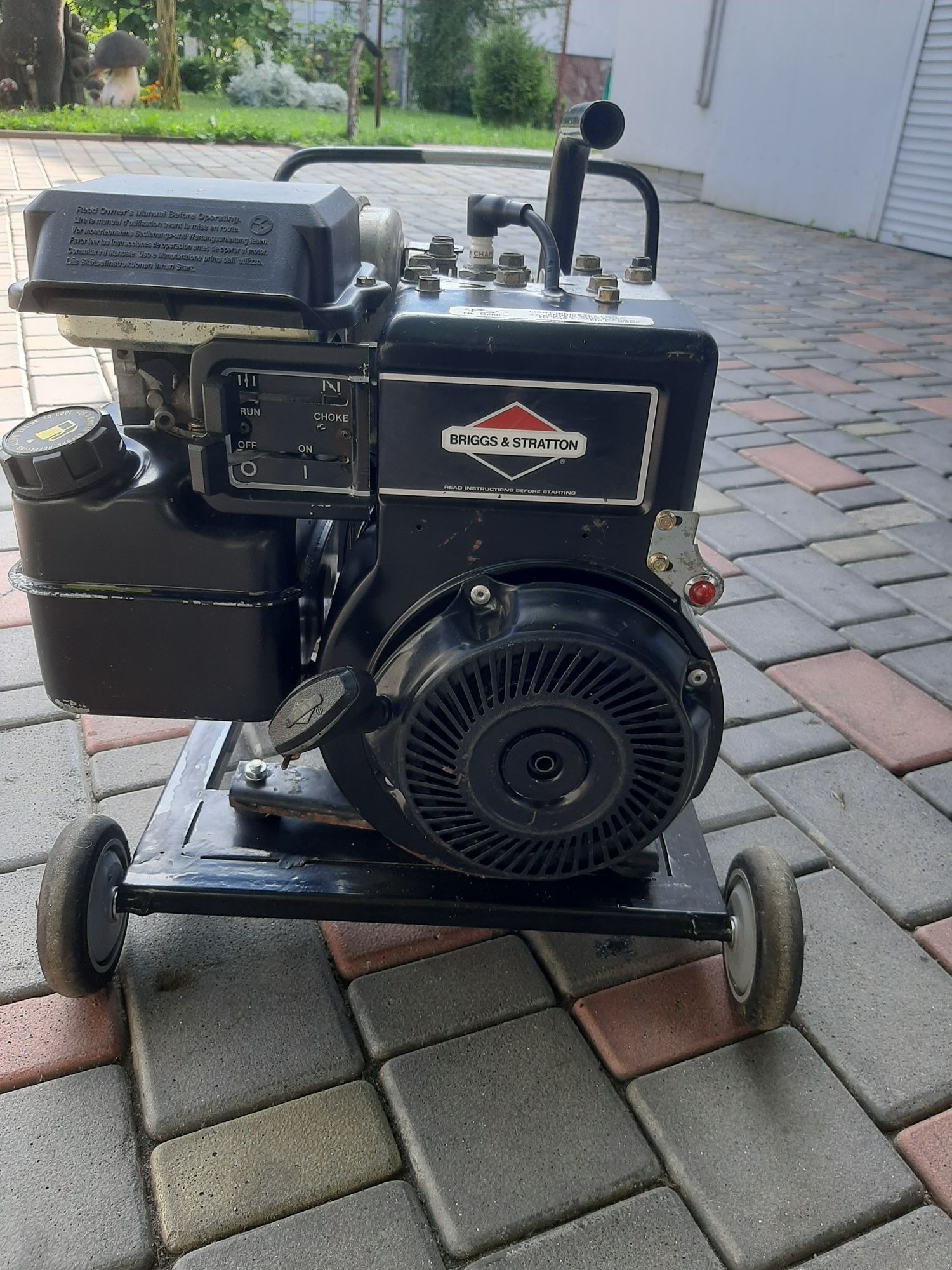 Продам генератор 2кв   Bosch EB 2000