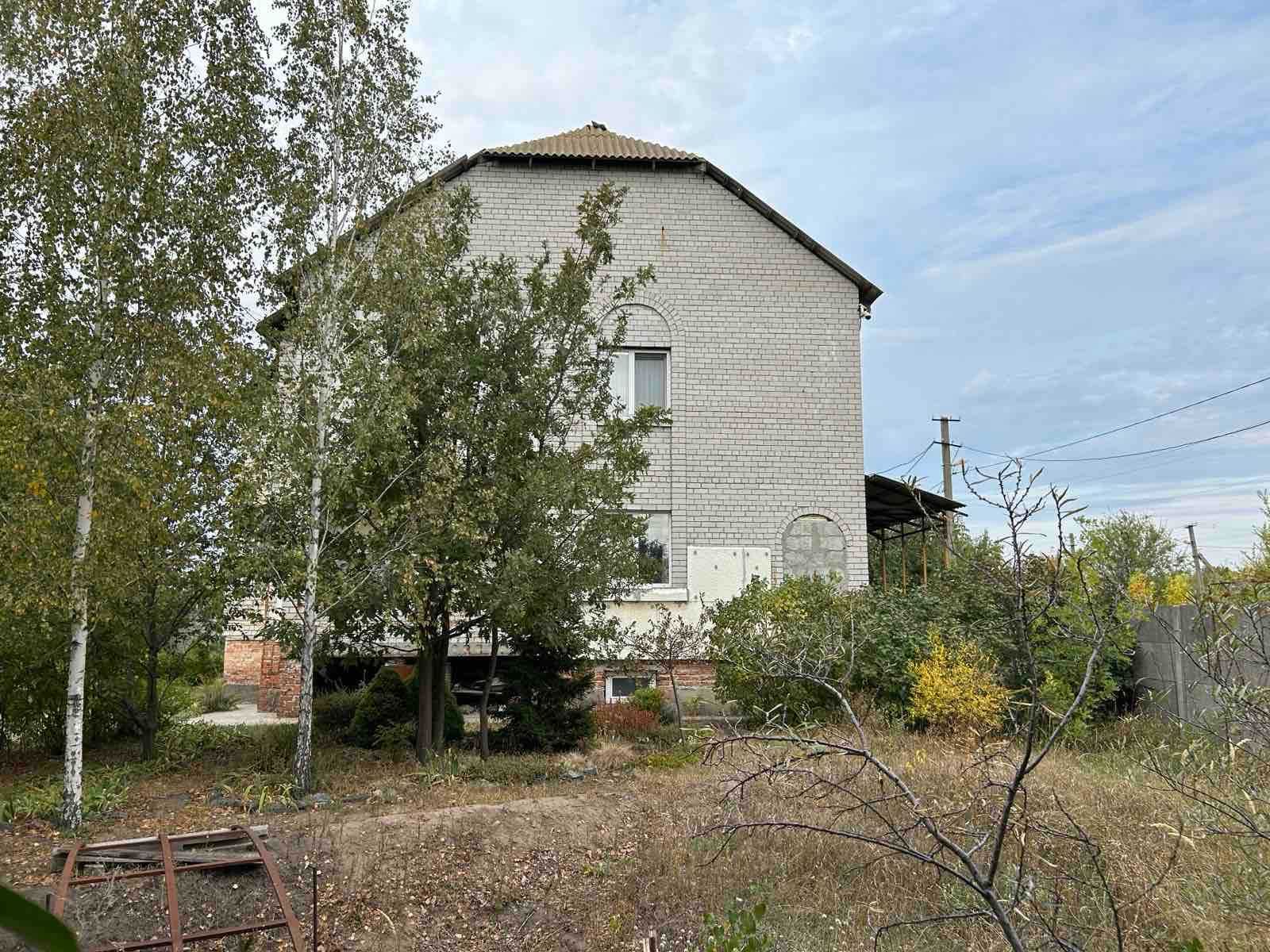 Продам  дом-Краснополье в 2 этажа +12 соток земли, по разумной цене!