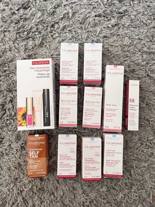 zestaw 13 produktów do pielęgnacji i makijażu Clarins Paris