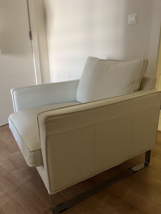 Sofa em pele branco IKEA