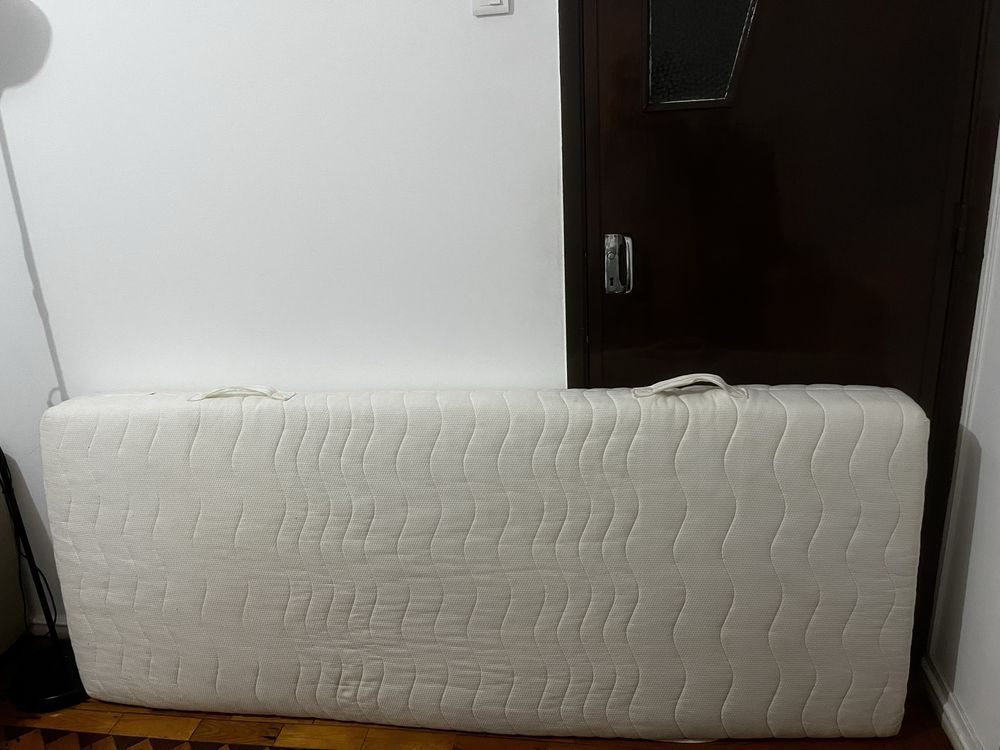 Colchao de solteiro de esponja