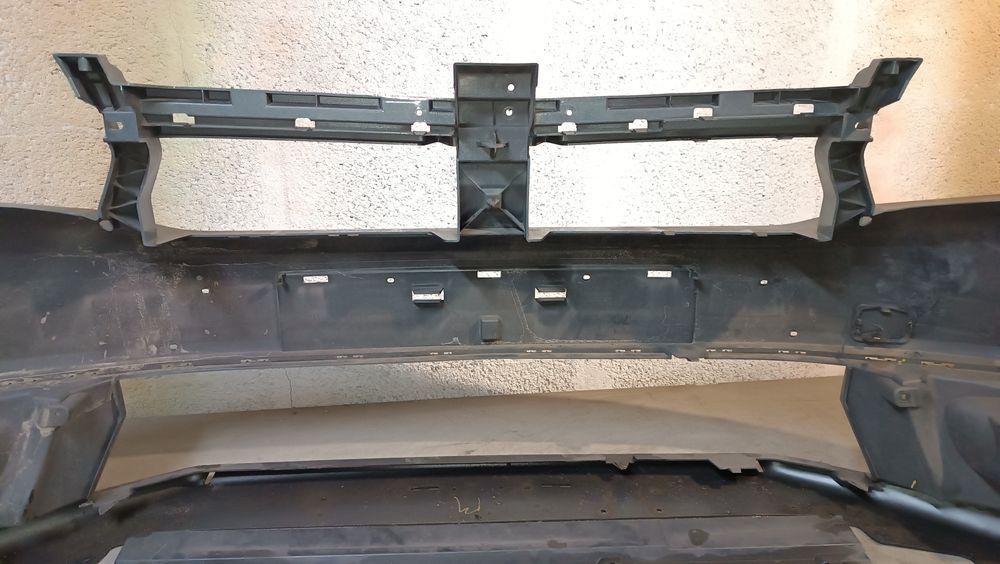 Vendo parachoque de frente Dacia Sandero ano 2016/18