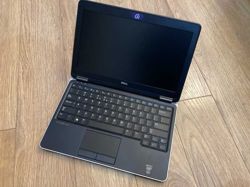 Laptop Dell Latitude E7240 Windows 10, SSD 256, RAM 8, stacja dokująca