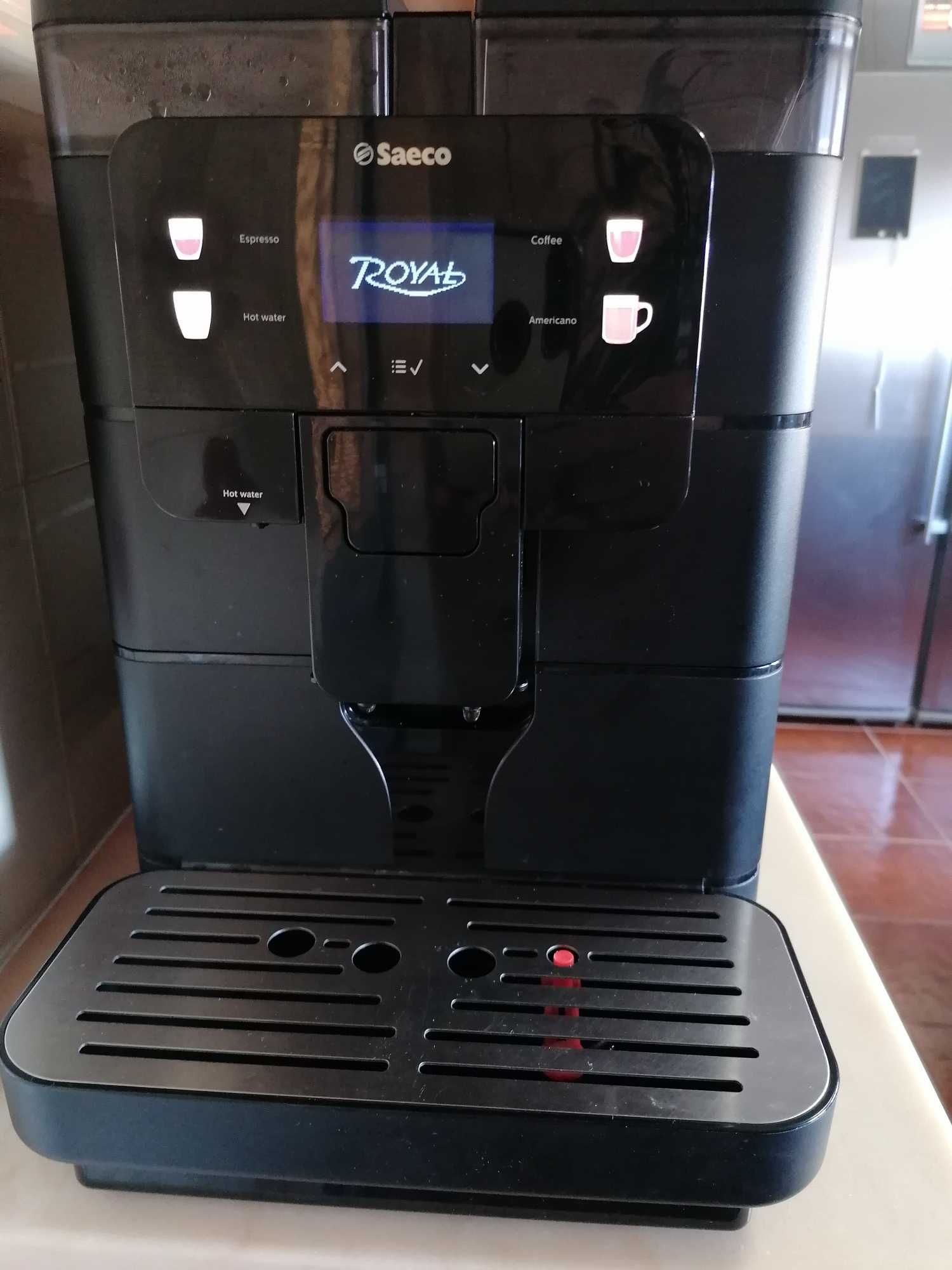 Maquina café super automática Saeco