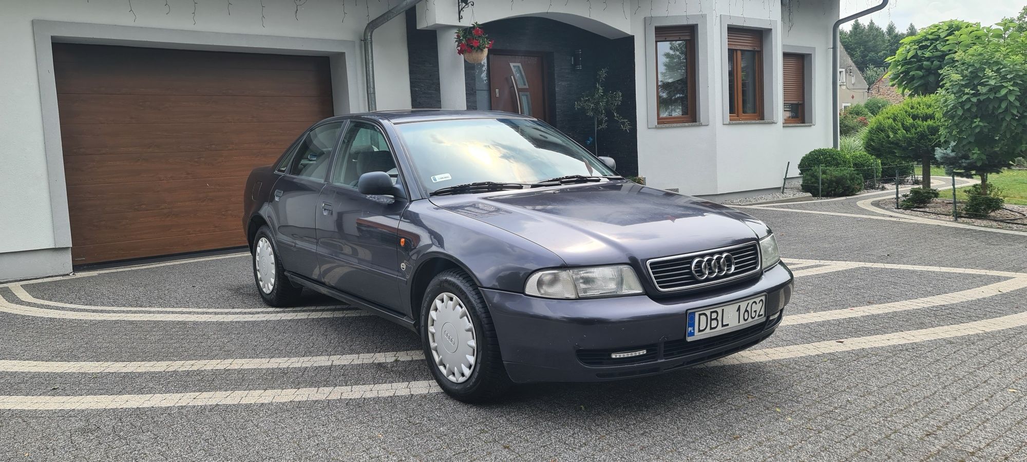 Audi A4 B5 1.6 benzynan,sedan,BDB stan