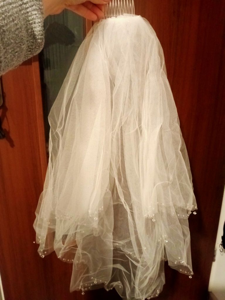 Suknia ślubna z kryształkami Swarovski