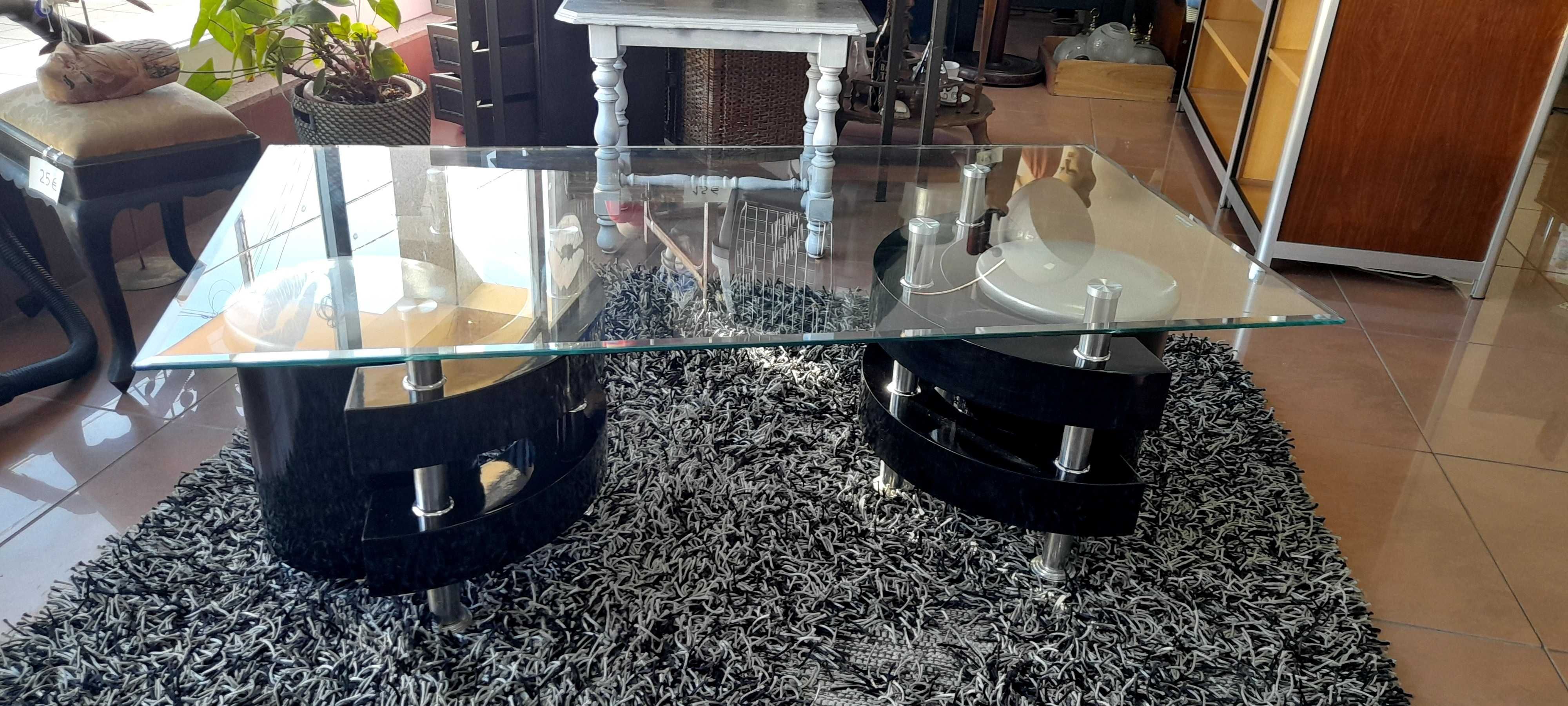 Mesa de centro moderna com 2 puffs