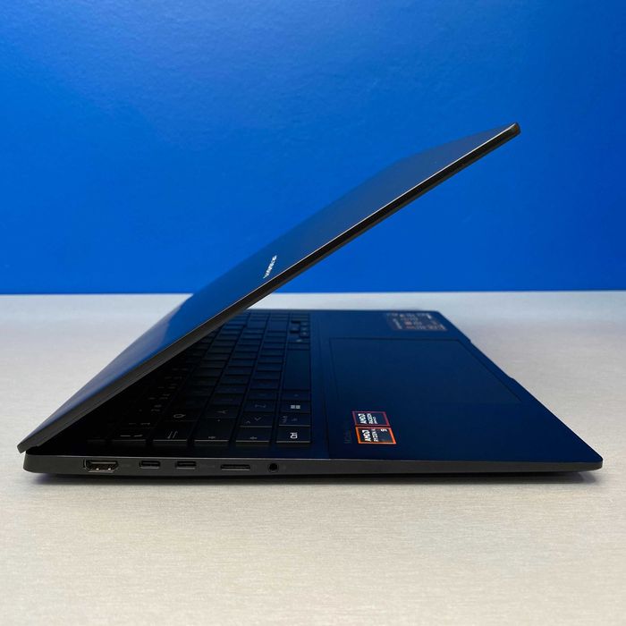 ASUS VivoBook S 15 OLED - 15.6" 2.8K (Ryzen AI 9 365/32GB/1TB SSD)