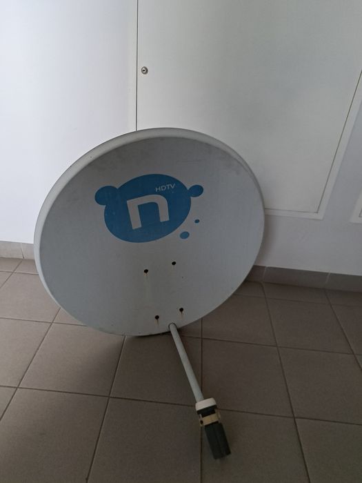 Antena sat tv z konwerterem na 4 anteny