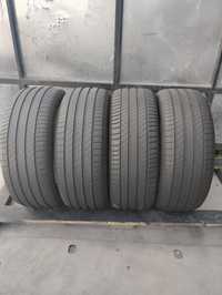 Продам шини 215/50R17