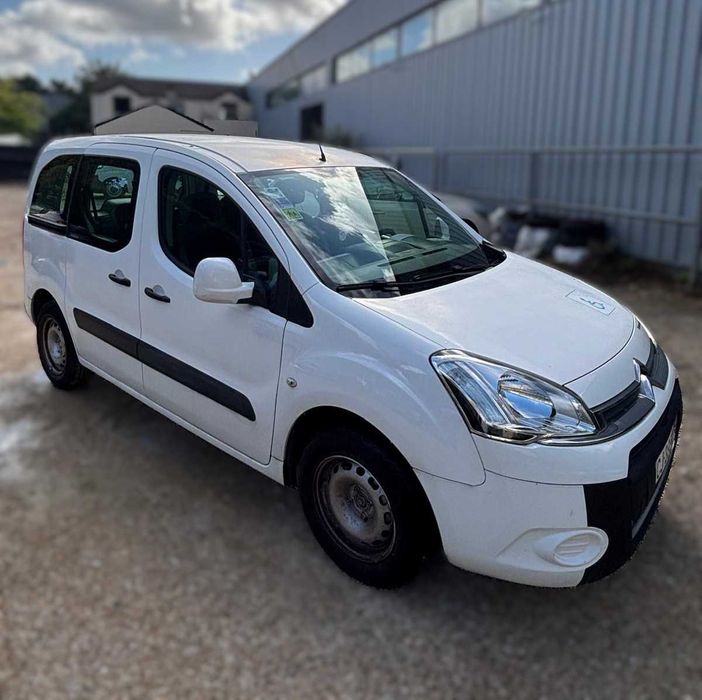 Viatura Adaptada 4Lugares + Cadeira de Rodas – Legalizada com Garantia