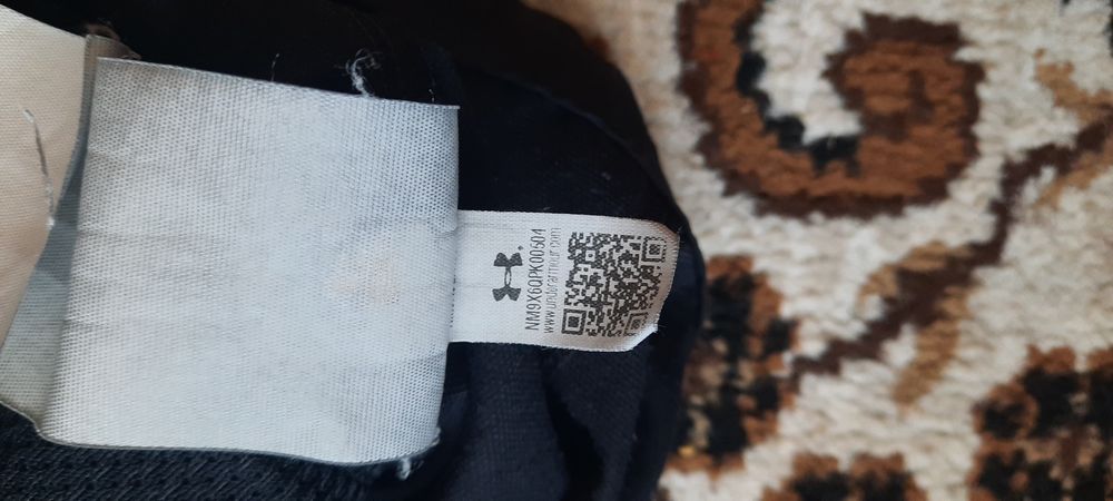 вітровка фірми Under Armour