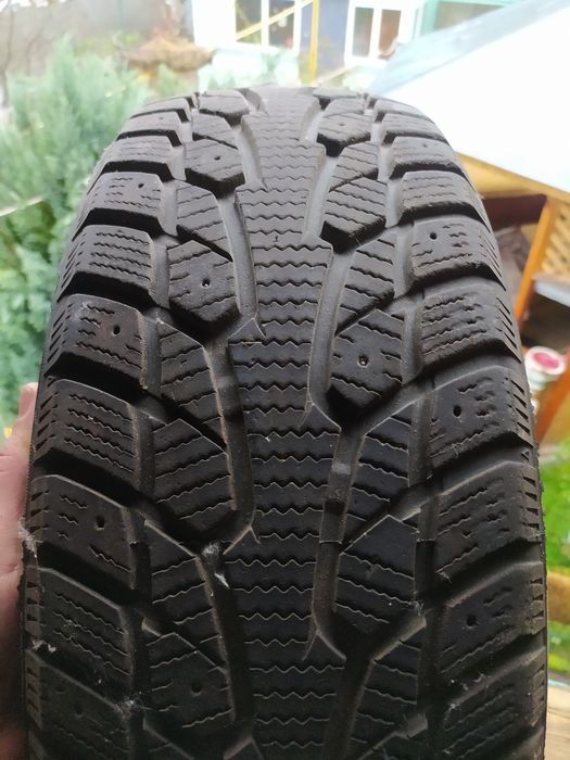 Продам шини на авто