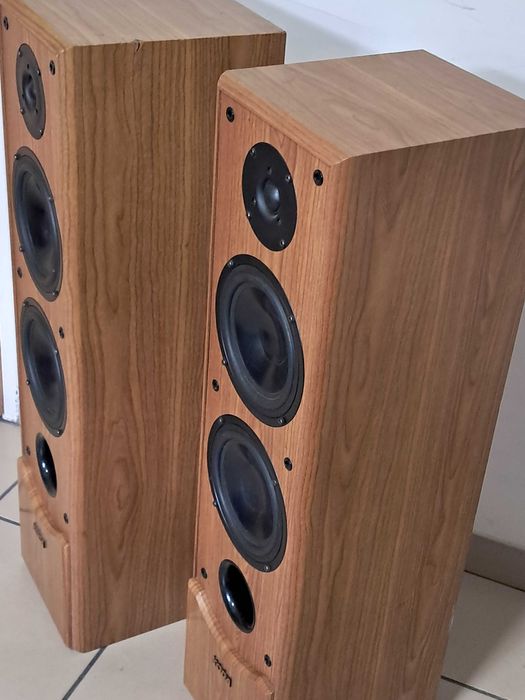 zestaw audio Koda 5.1 dwie kolumny dwa głośniki i centralny max 1200w