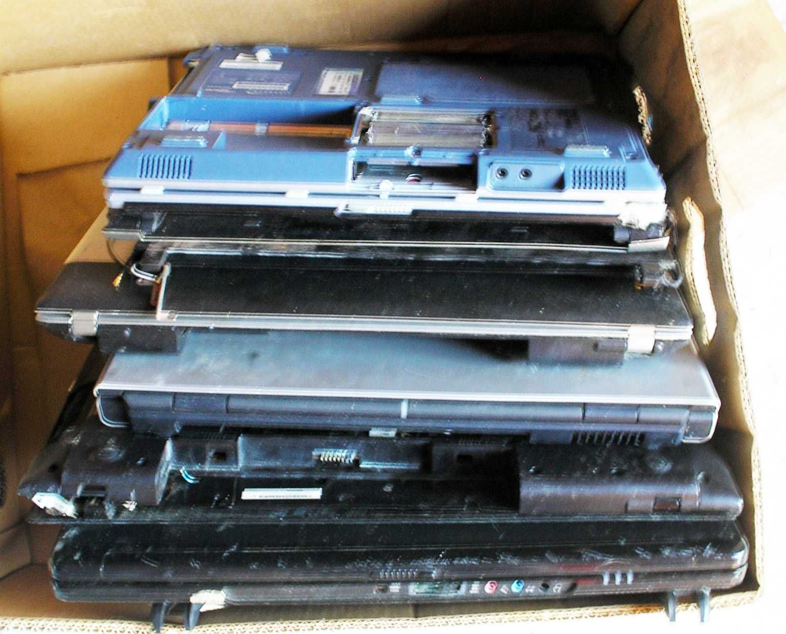 Zdekompletowane laptopy 6 sztuk, uszkodzone