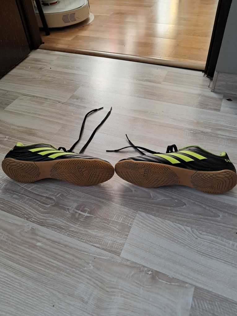 Buty do piłki halówki Adidas copa rozm. 36 i2/3 czarne plus gratisNike