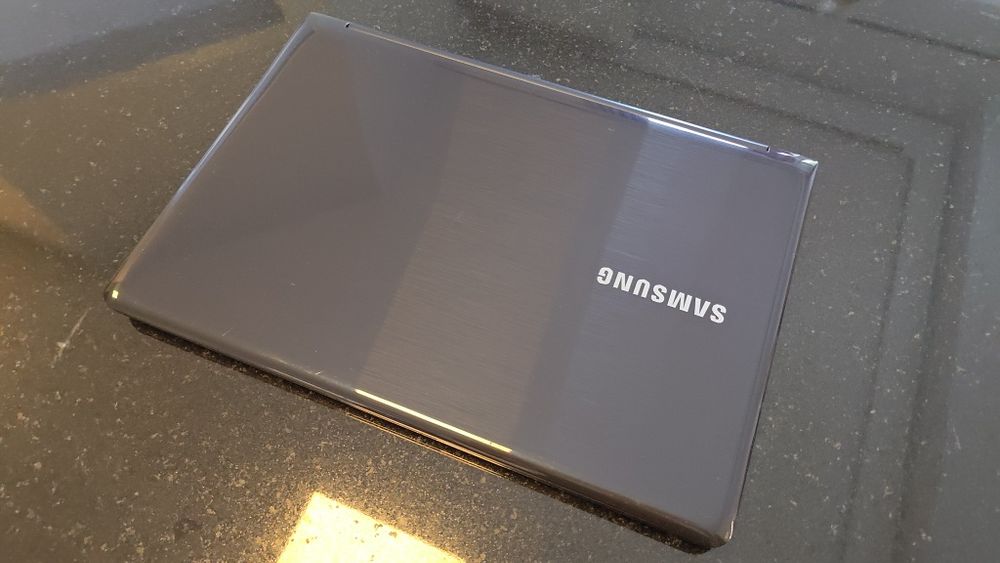 Notebook Laptop Samsung 905S, 100% sprawny + zasilacz.