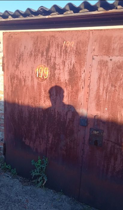 Пррдам гараж у 4кооп.на верху сухій.