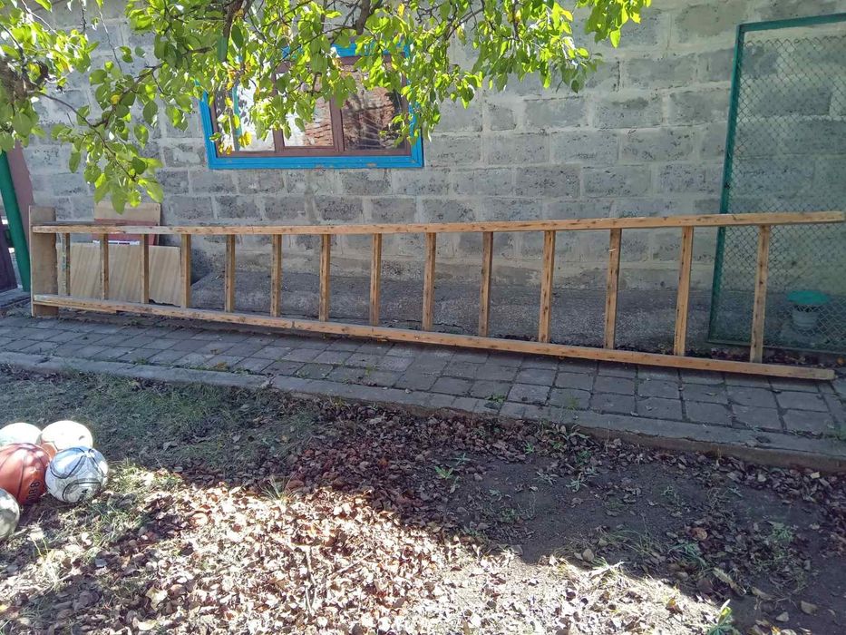 Драбина 6 м. Міцна та якісна